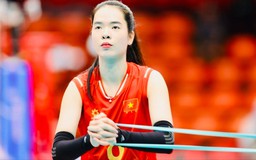 Thanh Thúy và Quang Kiệt cầm cờ cho Đoàn Thể thao Việt Nam tại ASIAD