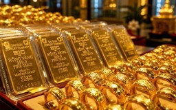 Vàng SJC tiếp đà giảm, chênh với thế giới lên 10 triệu đồng
