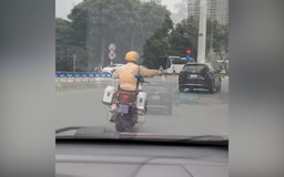 CSGT dẫn đường, hỗ trợ sản phụ đến bệnh viện