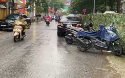 Lấn chiếm lòng đường, vỉa hè trên phố Thái Hà