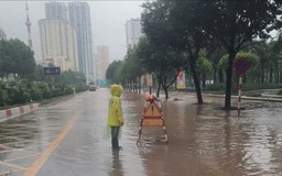 Phân luồng giao thông tại các vị trí bị ngập úng