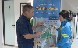 Một chiếc túi - một cách làm mới trong thu gom rác