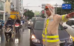 CSGT có mặt trên đường ứng phó với thời tiết xấu