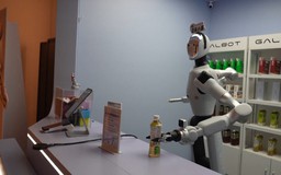 Hong Kong (Trung Quốc) đưa robot vào vận hành cửa hàng bán lẻ