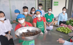 Bữa ăn bán trú: Kiểm soát chặt, minh bạch để phụ huynh yên tâm