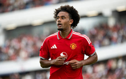 Joshua Zirkzee ở lại Manchester United