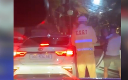 Cảnh sát giao thông chủ động giúp dân trên mọi tuyến đường