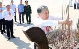 Tưởng nhớ Chủ tịch Hồ Chí Minh