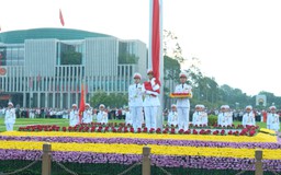 Thiêng liêng Lễ thượng cờ trong ngày Tết Độc lập