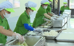 Hà Nội kiểm tra đột xuất bữa ăn bán trú