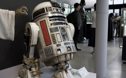 Trưng bày loạt hiện vật trong phim 'Star Wars' tại Tokyo