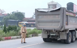 Kiên quyết xử lý, ngăn chặn tái diễn xe quá khổ, quá tải