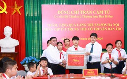 Thường trực Ban Bí thư Trần Cẩm Tú thăm, tặng quà tại Làng trẻ em SOS Hà Nội