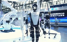 Robot hình người trình diễn tại Hội nghị Sản xuất Thế giới 2026
