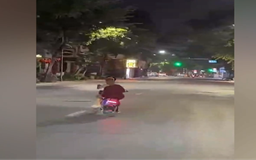 Xử lý thiếu niên điều khiển xe đạp máy lạng lách, đánh võng