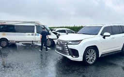 Tạm giữ lái xe Lexus dừng trên cao tốc gây tai nạn