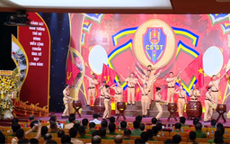 Nét đẹp cảnh sát giao thông từ văn hoá ứng xử