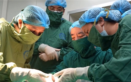 Việt Nam lần đầu can thiệp thành công thoát vị hoành thai nhi