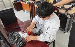 Truy tố nhóm làm giả giấy tờ để xuất khẩu lao động
