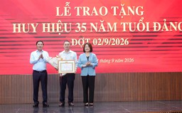 Trao Huy hiệu Đảng đợt 2/9 tặng đảng viên