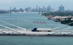 Mỹ cấm nhập hàng hóa Canada trị giá gần 1 tỷ USD