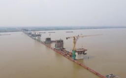 Sản lượng thi công cầu Hồng Hà đạt hơn 45%