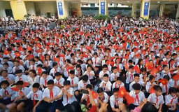 Niềm vui tựu trường của thầy cô và học trò Trường THCS Trưng Vương