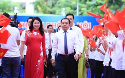 Bí thư Thành ủy Hà Nội dự lễ khai giảng tại Trường THCS Trần Duy Hưng