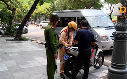 Tăng cường xử lý dừng, đỗ sai quy định tại trung tâm Hà Nội