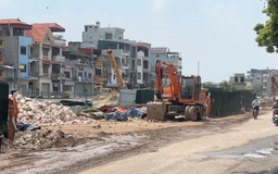 Người dân khốn khổ vì bụi bẩn quanh công trường kênh La Khê