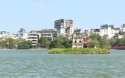 Hồ Gươm trong sắc thu Hà Nội