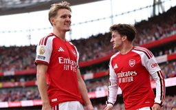 Arsenal ngược dòng thành công trước Chelsea