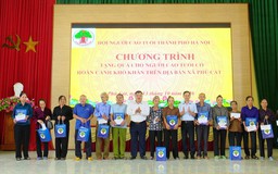 Hội Người cao tuổi Hà Nội thăm, tặng quà người cao tuổi khó khăn