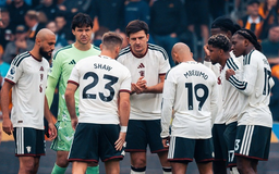 Man United 'giấu bài' tại Champions League