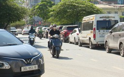 Dự án dở dang thành nơi tập kết phương tiện