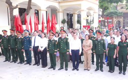 Phường Dương Nội gắn biển công trình kỷ niệm 80 năm Ngày truyền thống LLVT