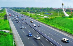 Khẩn trương hoàn thiện hệ thống biển báo khoảng cách ở cao tốc