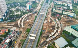 Nút giao đang thi công, ùn tắc thêm áp lực