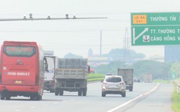 CSGT xử lý xe bám làn trái, chạy chậm trên cao tốc
