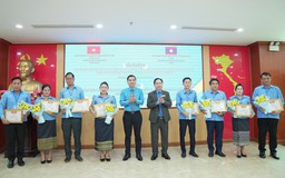 Cán bộ Công đoàn Lào hoàn thành xuất sắc khóa bồi dưỡng nghiệp vụ tại Hà Nội
