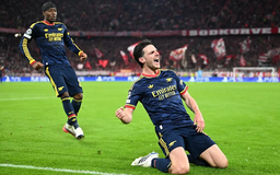 Arsenal và Bayern Munich bất phân thắng bại