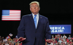 Tổng thống Mỹ Donald Trump vận động tranh cử tại Mississippi