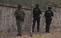 Serbia báo động an ninh cao nhất sau vụ tấn công bằng dao