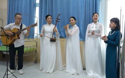 Khúc ca blouse trắng, lan tỏa yêu thương