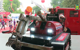 Robot cứu hỏa có khả năng leo cầu thang