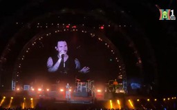 Maroon 5 'cháy' hết mình với khán giả Việt