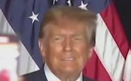 Ông Trump chi hàng triệu USD để tranh cử sơ bộ