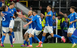 Italia 2-1 Albania: ĐKVĐ ra quân suôn sẻ