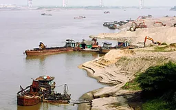 Tình trạng khai thác cát trái phép vẫn diễn biến phức tạp | Hộp thư truyền hình | 05/07/2024
