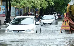 Một số lưu ý khi lái xe qua vùng ngập nước